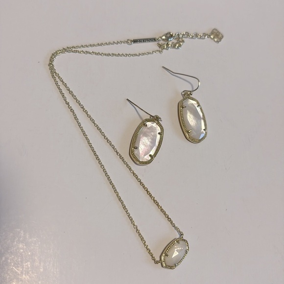 ❌SOLD❌ Lot of 2x [Kendra Scott] Mother of Pearl/Elisa Necklace & Dani Earrings - Picture 5 of 12